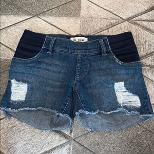 Distressed maternity shorts DL 1961